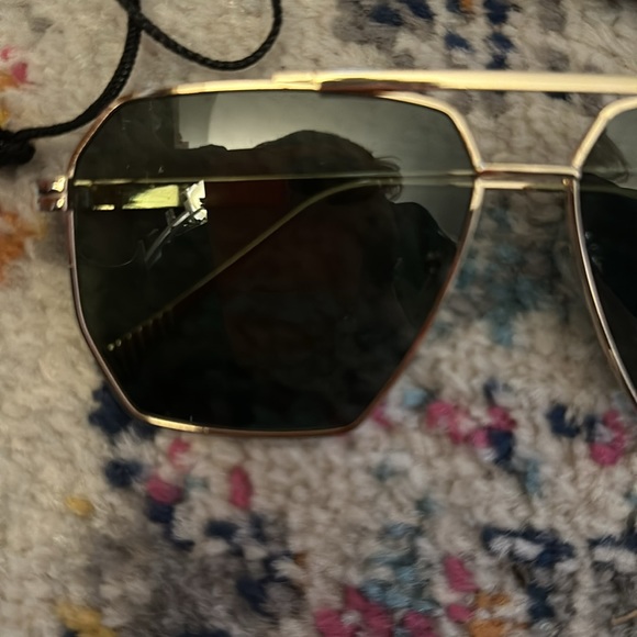 💖Butaby // gold frame hexagon sunglasses BNWOT - Picture 3 of 7